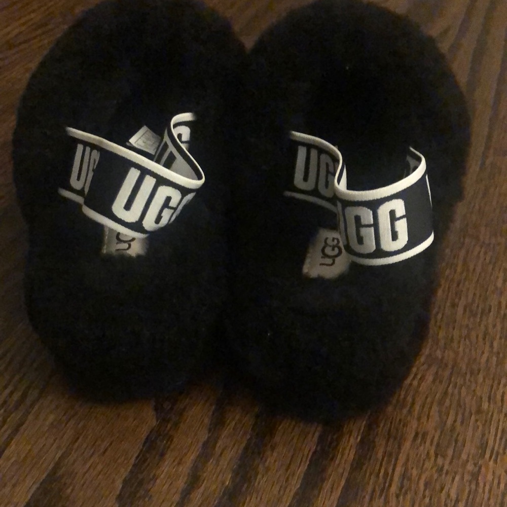 UGG Fluff Slippers - Picture 3 of 7